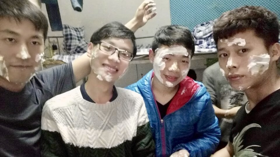 在宿舍过的第一个生日